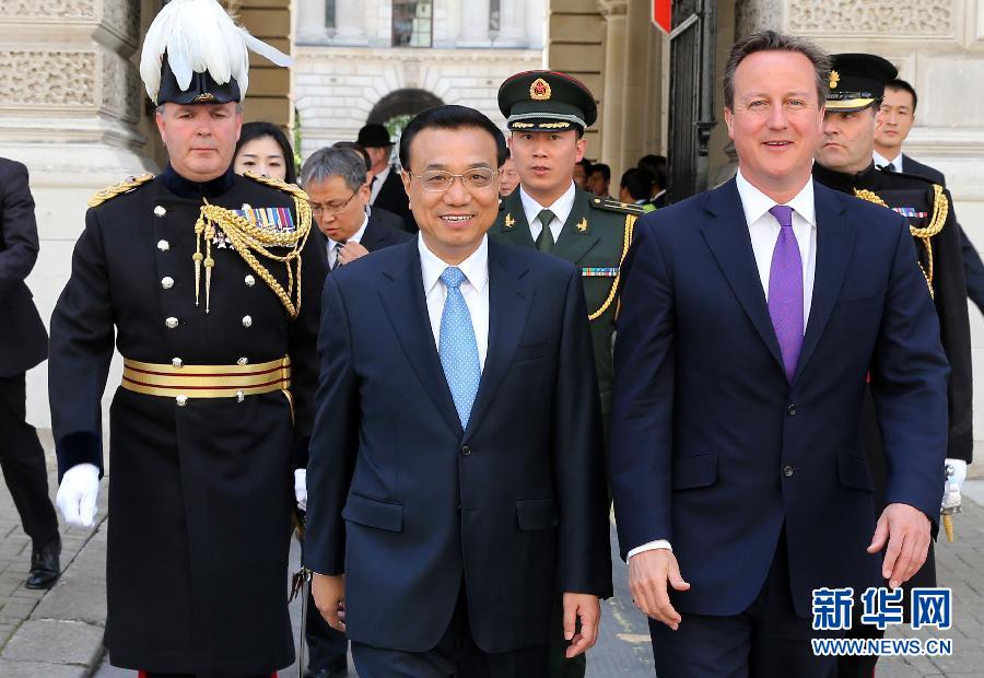 6月17日，中國(guó)國(guó)務(wù)院總理李克強(qiáng)在倫敦唐寧街10號(hào)首相府同英國(guó)首相卡梅倫舉行中英總理年度會(huì)晤。新華社記者 龐興雷 攝