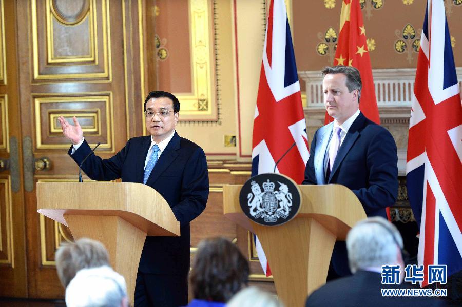 6月17日，中國國務院總理李克強同英國首相卡梅倫在倫敦舉行中英總理年度會晤后共同會見記者。新華社記者 李濤 攝  