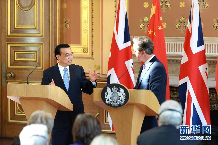 6月17日，中國國務院總理李克強同英國首相卡梅倫在倫敦舉行中英總理年度會晤后共同會見記者。新華社記者 李濤 攝
