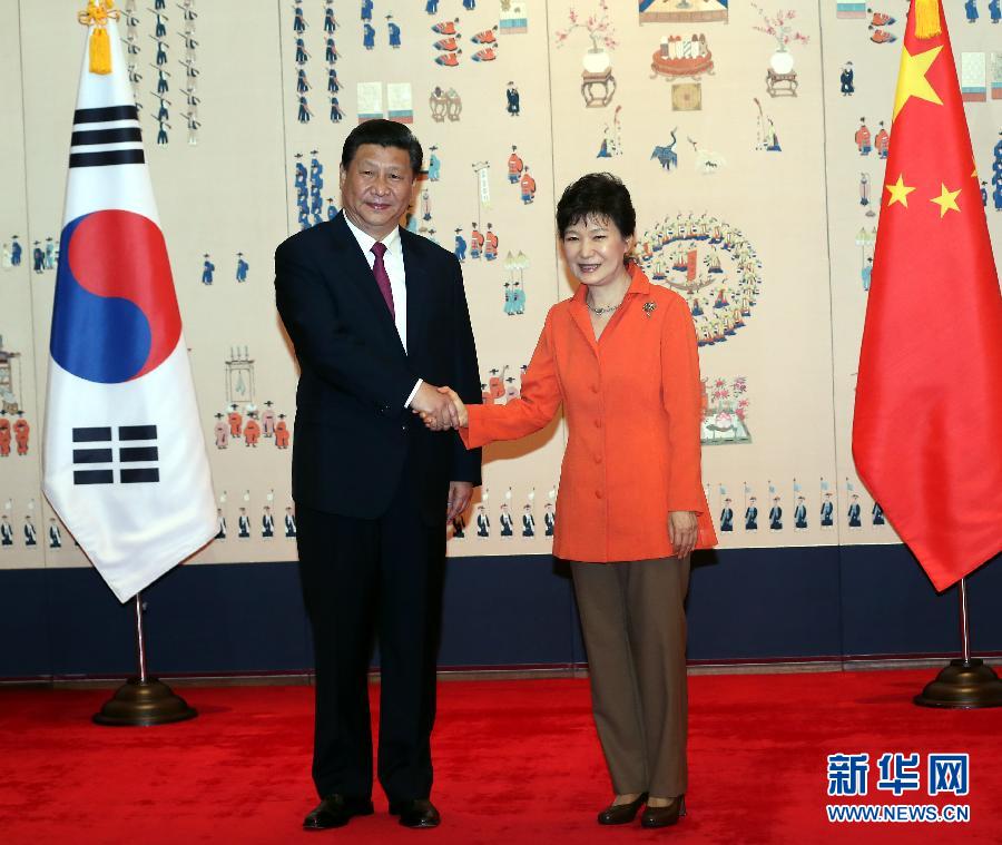 7月3日，國家主席習(xí)近平在首爾同韓國總統(tǒng)樸槿惠舉行會談。新華社記者 蘭紅光 攝