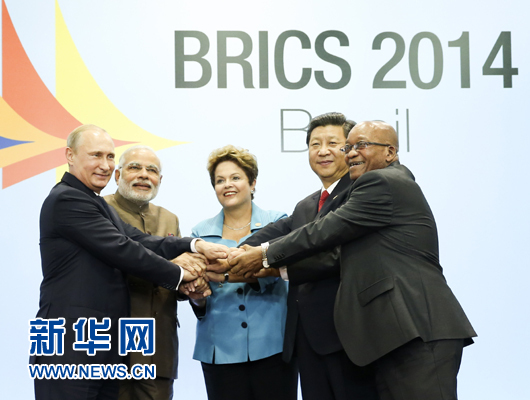 這是習近平同出席會晤的巴西總統(tǒng)羅塞夫、俄羅斯總統(tǒng)普京、印度總理莫迪、南非總統(tǒng)祖馬合影。新華社記者 蘭紅光 攝