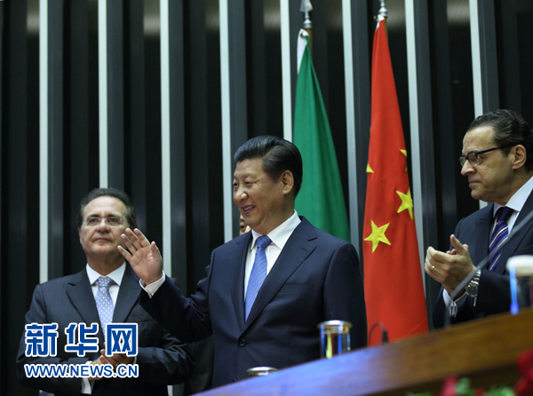 7月16日，國家主席習(xí)近平在巴西國會發(fā)表《弘揚傳統(tǒng)友好共譜合作新篇》的演講。 新華社記者 蘭紅光 攝 