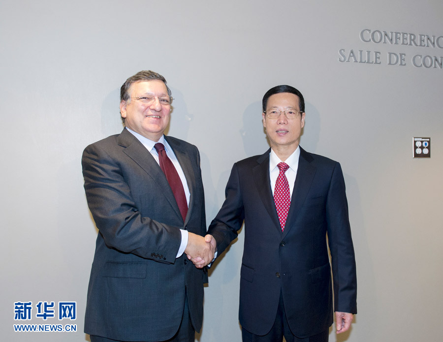 9月23日，正在紐約出席聯(lián)合國(guó)氣候峰會(huì)的國(guó)家主席習(xí)近平特使、國(guó)務(wù)院副總理張高麗在紐約聯(lián)合國(guó)總部會(huì)見歐盟委員會(huì)主席巴羅佐。新華社記者王曄攝 