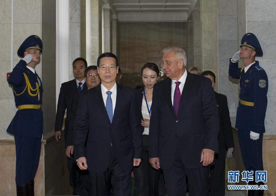 9月27日，應(yīng)邀訪問白俄羅斯的國務(wù)院副總理張高麗在明斯克同白俄羅斯總理米亞斯尼科維奇舉行會談。 新華社記者王曄攝