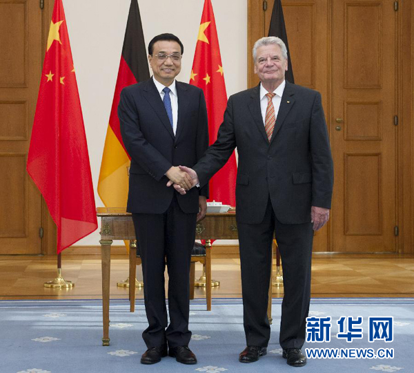 10月10日，國務(wù)院總理李克強在柏林會見德國總統(tǒng)高克。 新華社記者王曄 攝 