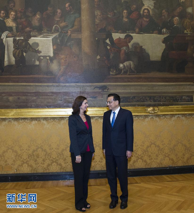 10月15日，中國國務(wù)院總理李克強在羅馬會見意大利眾議長博爾德里尼。 新華社記者王曄攝 