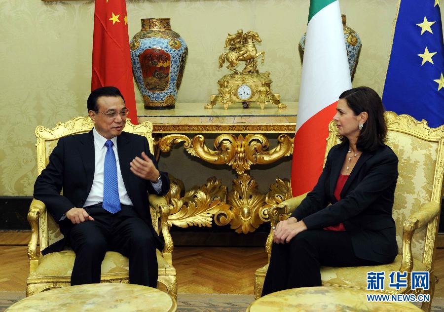 10月15日，中國國務(wù)院總理李克強在羅馬會見意大利眾議長博爾德里尼。 新華社記者饒愛民攝