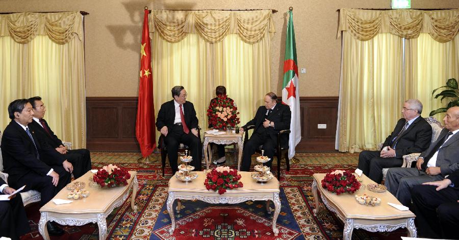 11月2日，正在阿爾及利亞進(jìn)行正式友好訪問的全國(guó)政協(xié)主席俞正聲在阿爾及爾會(huì)見阿總統(tǒng)布特弗利卡。 新華社記者 張鐸 攝