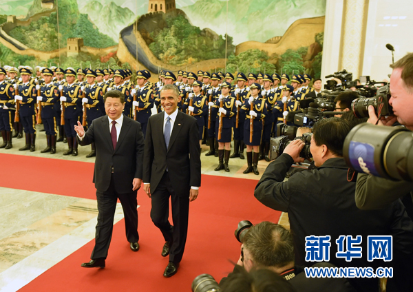 11月12日，國(guó)家主席習(xí)近平在北京人民大會(huì)堂舉行歡迎儀式，歡迎美國(guó)總統(tǒng)奧巴馬對(duì)中國(guó)進(jìn)行國(guó)事訪問(wèn)。 新華社記者 劉建生 攝