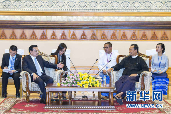 11月14日，中國(guó)國(guó)務(wù)院總理李克強(qiáng)在內(nèi)比都會(huì)見(jiàn)緬甸聯(lián)邦議會(huì)議長(zhǎng)兼人民院議長(zhǎng)吳瑞曼。新華社記者 王曄 攝