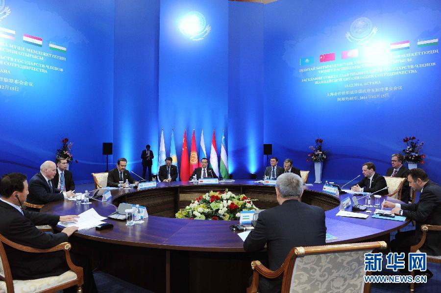 12月15日，中國國務(wù)院總理李克強在阿斯塔納出席上海合作組織成員國政府首腦理事會第十三次會議。 新華社記者 饒愛民 攝 