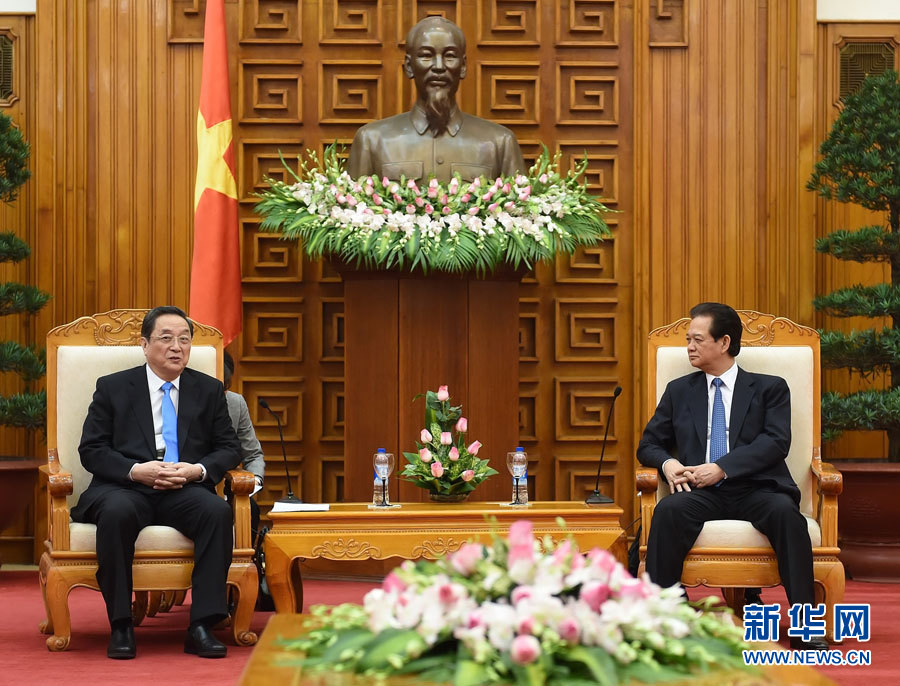 12月25日至27日，中共中央政治局常委、全國政協(xié)主席俞正聲對越南進(jìn)行正式訪問。這是12月26日，俞正聲在河內(nèi)會見越南政府總理阮晉勇。 新華社記者劉建生攝