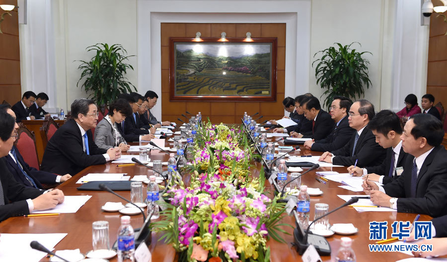 12月25日至27日，中共中央政治局常委、全國政協(xié)主席俞正聲對越南進(jìn)行正式訪問。這是12月26日，俞正聲在河內(nèi)與越南祖國陣線主席阮善仁舉行會談。 新華社記者馬占成攝