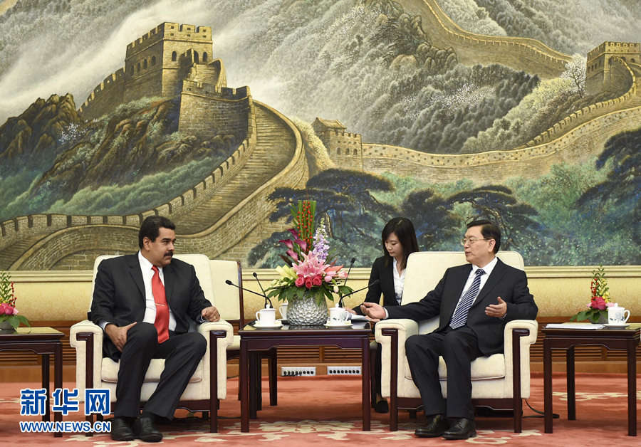 1月8日，全國人大常委會委員長張德江在北京人民大會堂會見委內(nèi)瑞拉總統(tǒng)馬杜羅。 新華社記者 張鐸 攝 