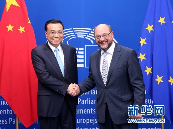 當(dāng)?shù)貢r(shí)間6月29日上午，國(guó)務(wù)院總理李克強(qiáng)在布魯塞爾會(huì)見歐洲議會(huì)議長(zhǎng)舒爾茨。 新華社記者 龐興雷 攝