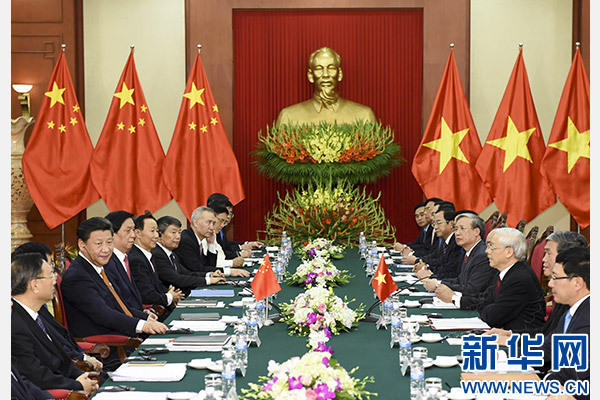 11月5日，中共中央總書(shū)記、國(guó)家主席習(xí)近平在河內(nèi)同越共中央總書(shū)記阮富仲舉行會(huì)談。 新華社記者李學(xué)仁攝