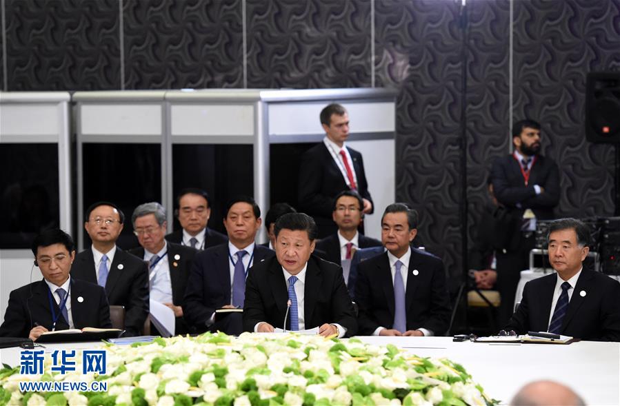  11月15日，金磚國家領(lǐng)導(dǎo)人非正式會晤在土耳其安塔利亞舉行，中國國家主席習近平、俄羅斯總統(tǒng)普京、印度總理莫迪、南非總統(tǒng)祖馬、巴西總統(tǒng)羅塞夫出席。習近平在會上發(fā)表題為《開拓機遇應(yīng)對挑戰(zhàn)》的重要講話。 新華社記者 饒愛民 攝 