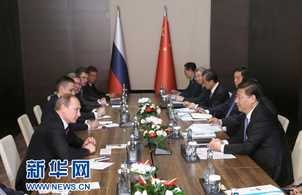 11月15日，國家主席習(xí)近平在土耳其安塔利亞會(huì)見俄羅斯總統(tǒng)普京。 新華社記者馬占成攝