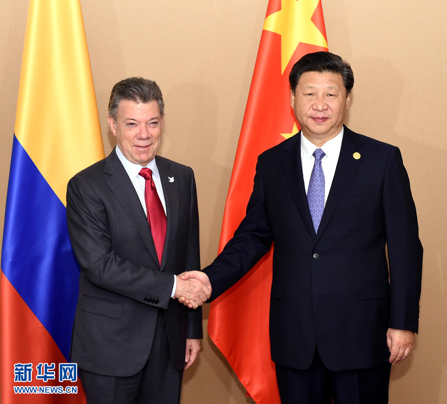 11月18日，國(guó)家主席習(xí)近平在菲律賓馬尼拉會(huì)見哥倫比亞總統(tǒng)桑托斯。 新華社記者 饒愛民 攝