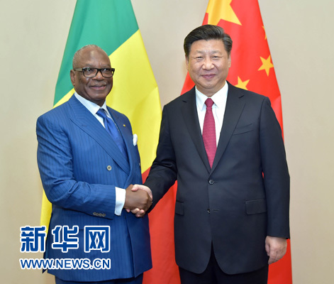 12月3日，國(guó)家主席習(xí)近平在約翰內(nèi)斯堡會(huì)見(jiàn)馬里總統(tǒng)凱塔。新華社記者 李濤 攝 