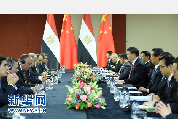 12月4日，國家主席習(xí)近平在約翰內(nèi)斯堡會見埃及總理伊斯梅爾。新華社記者 張鐸 攝 