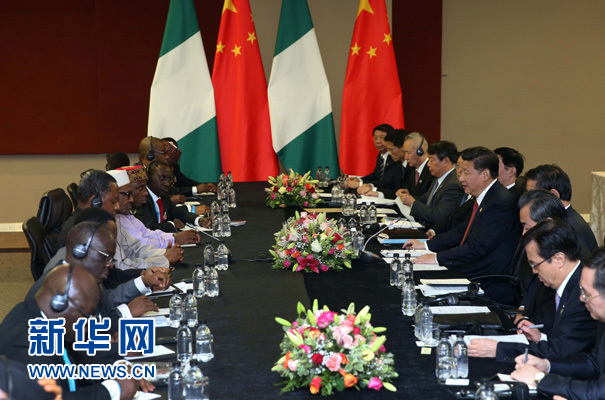 12月4日，國家主席習(xí)近平在約翰內(nèi)斯堡會見尼日利亞總統(tǒng)布哈里。 新華社記者 龐興雷 攝 