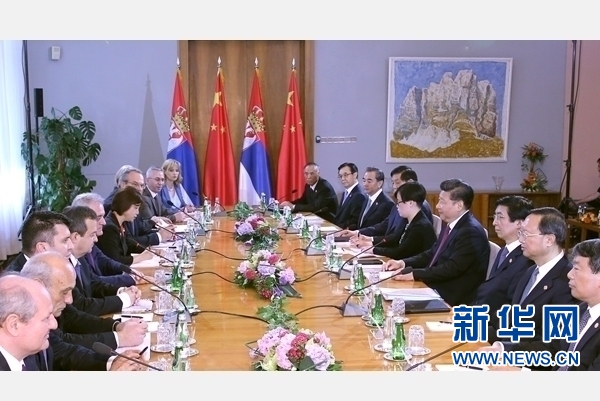 6月18日，國(guó)家主席習(xí)近平在貝爾格萊德同塞爾維亞總統(tǒng)尼科利奇舉行會(huì)談。 新華社記者 馬占成 攝