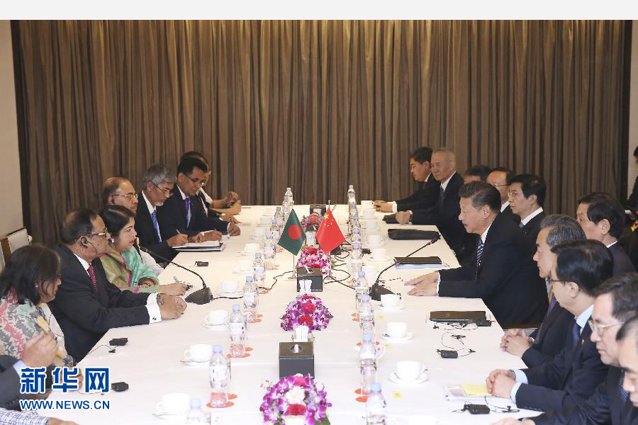 10月14日，國家主席習近平在達卡會見孟加拉國國民議會議長喬杜里。 新華社記者龐興雷攝 
