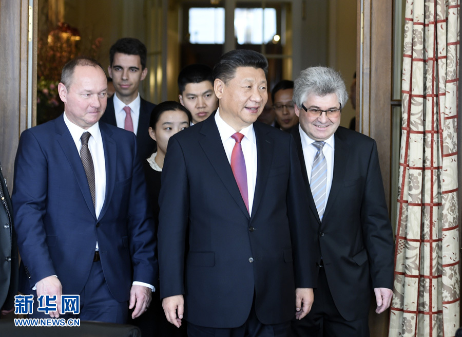 1月16日，國家主席習近平在伯爾尼會見瑞士聯(lián)邦國民院議長施塔爾和聯(lián)邦院議長比紹夫貝爾格。 新華社記者 謝環(huán)馳 攝