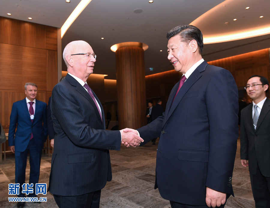 1月17日，國家主席習(xí)近平在瑞士達(dá)沃斯會(huì)見世界經(jīng)濟(jì)論壇主席施瓦布。 新華社記者 饒愛民 攝