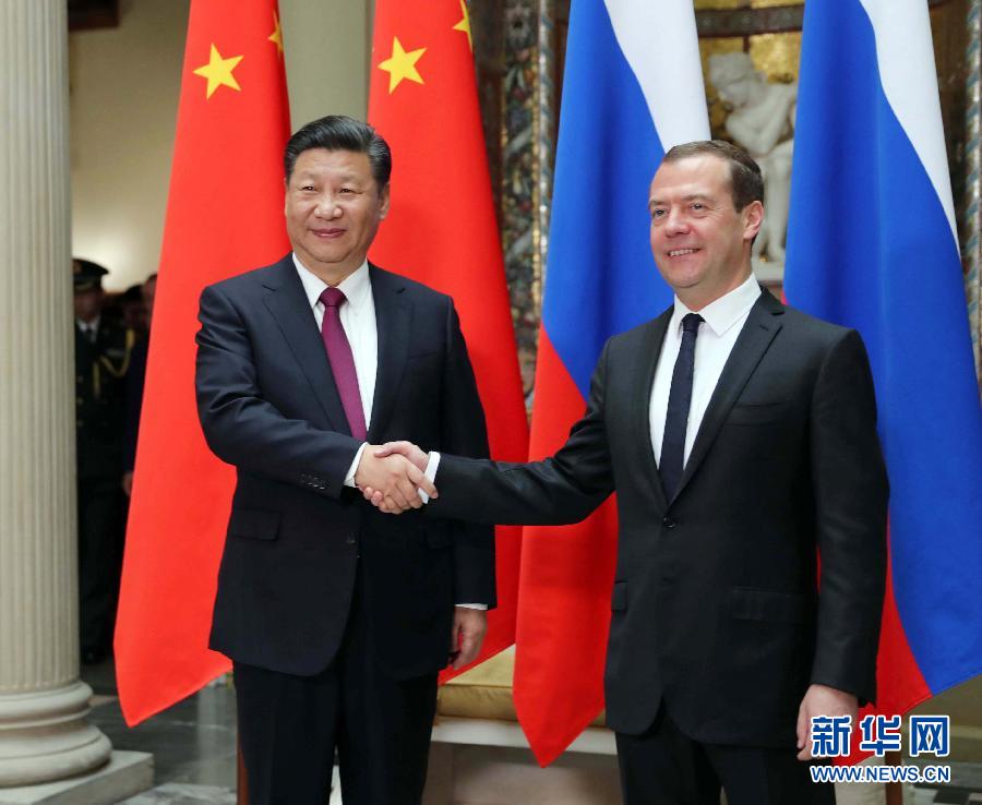 7月4日，國(guó)家主席習(xí)近平在莫斯科會(huì)見(jiàn)俄羅斯總理梅德韋杰夫。新華社記者 劉衛(wèi)兵 攝