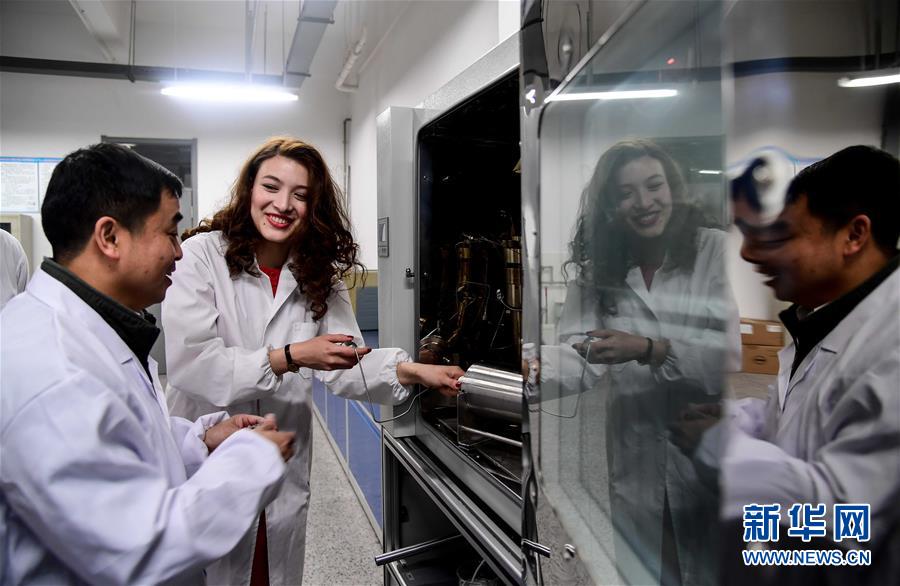 （新華全媒頭條&middot;上合青島峰會(huì)&middot;圖文互動(dòng)）（12）遠(yuǎn)航，揚(yáng)起&ldquo;上海精神&rdquo;的時(shí)代風(fēng)帆&mdash;&mdash;寫(xiě)在上海合作組織成員國(guó)元首理事會(huì)第十八次會(huì)議即將召開(kāi)之際