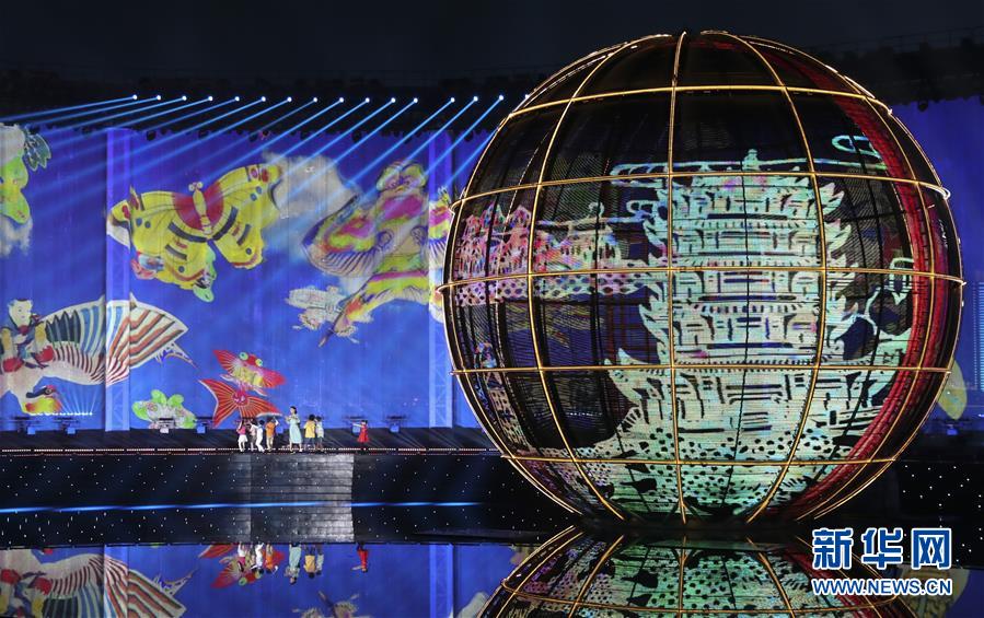 （新華全媒頭條&middot;上合青島峰會&middot;圖文互動）（3）攜手前進，開啟上合發(fā)展新征程 &mdash;&mdash;習近平主席主持上合組織青島峰會 并舉行系列活動紀實