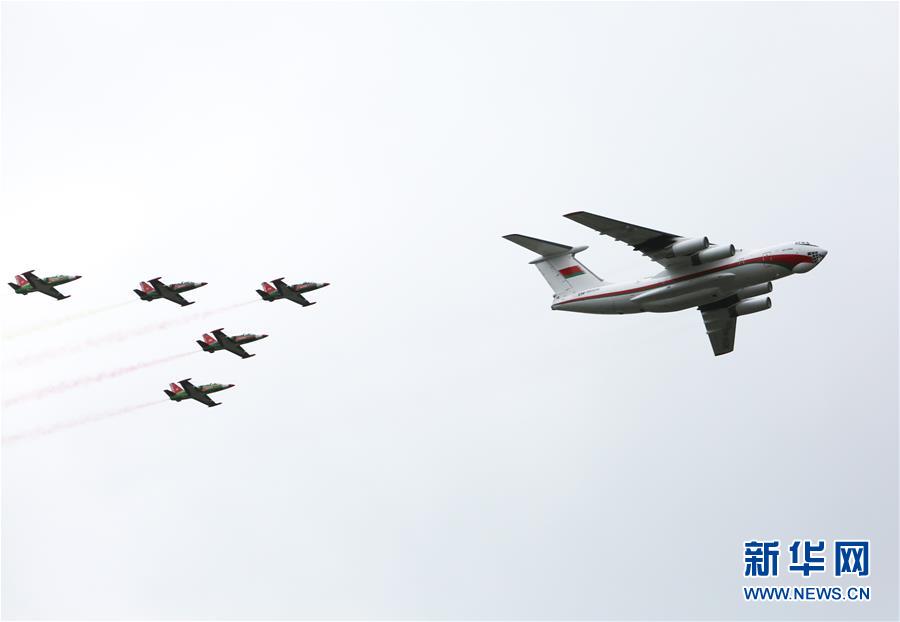 (國際)(5)白俄羅斯舉行獨(dú)立日閱兵式 解放軍儀仗隊(duì)首次應(yīng)邀參加