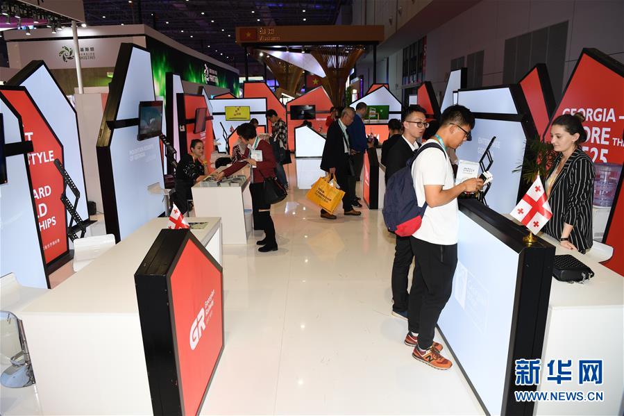 (新華全媒頭條·聚焦進(jìn)口博覽會(huì)·圖文互動(dòng))(8)匯聚世界經(jīng)濟(jì)前行的浩蕩潮流——從首屆中國國際進(jìn)口博覽會(huì)看全球合作發(fā)展新趨勢