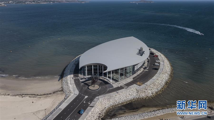 （新華全媒頭條&middot;圖文互動(dòng)）（2）特稿：深化周邊友好　共促亞太繁榮&mdash;&mdash;寫在習(xí)近平主席出席亞太經(jīng)合組織第二十六次領(lǐng)導(dǎo)人非正式會(huì)議，對(duì)巴布亞新幾內(nèi)亞、文萊和菲律賓進(jìn)行國(guó)事訪問并在巴新同建交太平洋島國(guó)領(lǐng)導(dǎo)人會(huì)晤之際