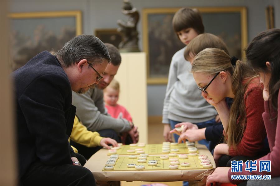 （國際&middot;圖文互動(dòng)）（1）白俄羅斯國家美術(shù)館里的中國年