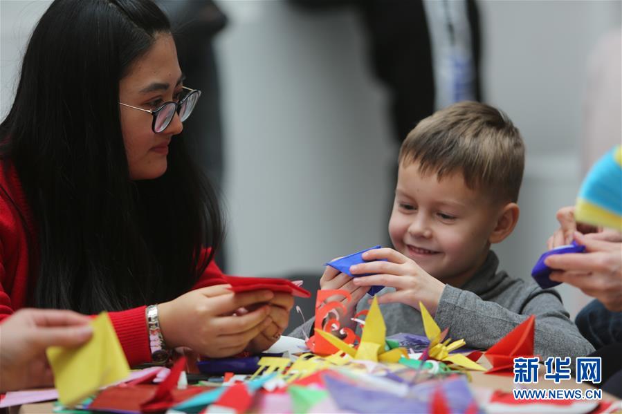 （國際&middot;圖文互動(dòng)）（2）白俄羅斯國家美術(shù)館里的中國年