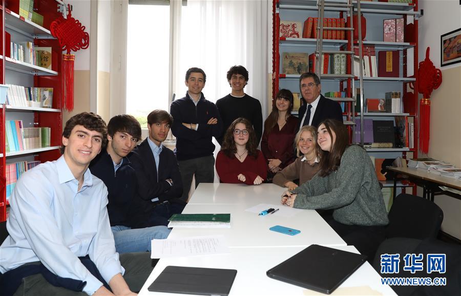 （國際&middot;出訪配合&middot;圖文互動(dòng)）（1）通訊：我們的夢想里一定有中國&mdash;&mdash;意大利羅馬國立住讀學(xué)校師生熱議習(xí)近平主席回信