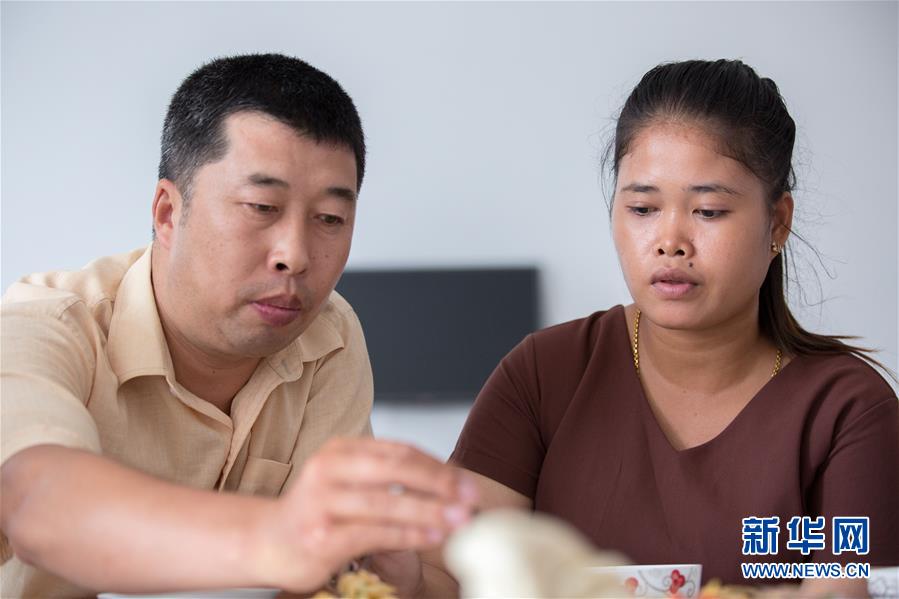 （國際&middot;&ldquo;一帶一路&rdquo;高峰論壇&middot;圖文互動(dòng)）（2）柬埔寨90后姑娘在西港特區(qū)收獲成長(zhǎng)與愛情