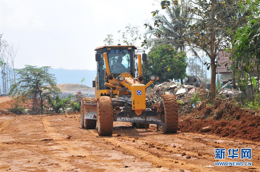 （國際&middot;&ldquo;一帶一路&rdquo;高峰論壇&middot;圖文互動）（2）老撾村民的夢想在中老鐵路上延伸
