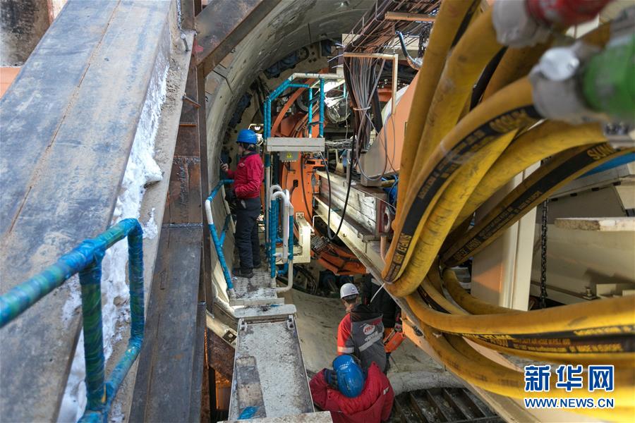 （習(xí)近平出訪配合稿&middot;圖文互動(dòng)）（5）通訊：歷史悠久地鐵中的新力量&mdash;&mdash;中國公司助力莫斯科地鐵建設(shè)