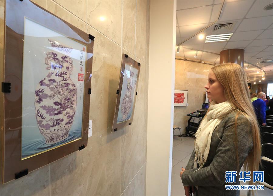 (國(guó)際)(3)中白民間藝術(shù)精品展在白俄羅斯開(kāi)幕