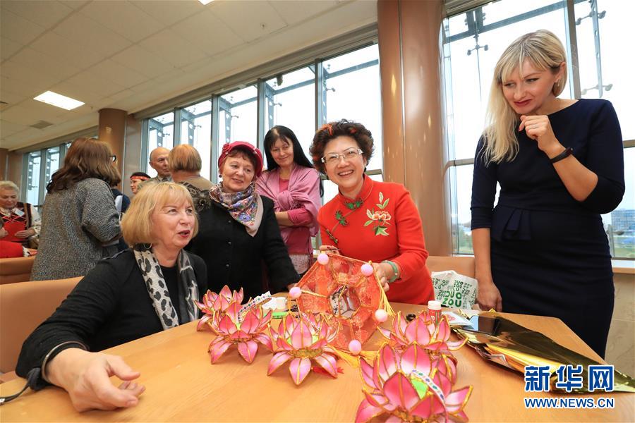 (國(guó)際)(4)中白民間藝術(shù)精品展在白俄羅斯開(kāi)幕