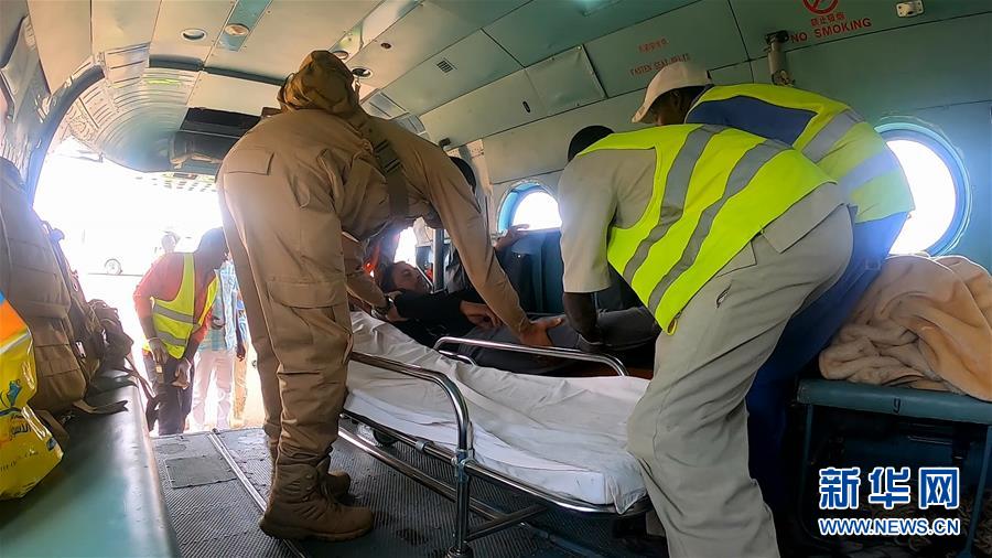 (國(guó)際·圖文互動(dòng))中國(guó)維和直升機(jī)分隊(duì)緊急轉(zhuǎn)運(yùn)傷員獲贊