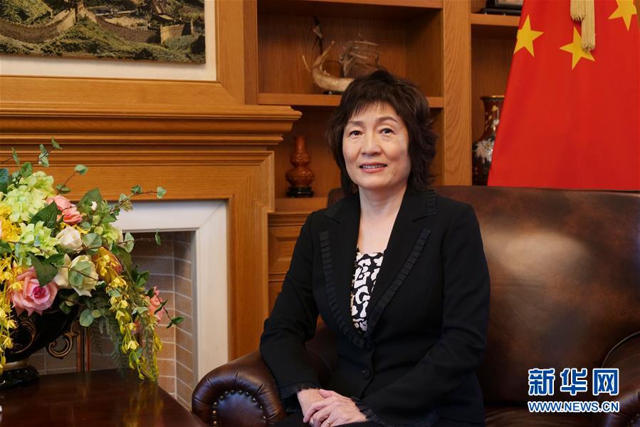 （習近平出訪配合稿&middot;圖文互動）專訪：中希關(guān)系已成為不同國家間和平相處、合作共贏的典范&mdash;&mdash;訪中國駐希臘大使章啟月