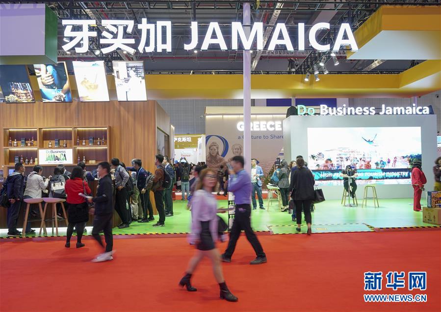 （新華全媒頭條&middot;圖文互動(dòng)）（15）秋天里的樂章&mdash;&mdash;第二屆中國國際進(jìn)口博覽會(huì)巡禮