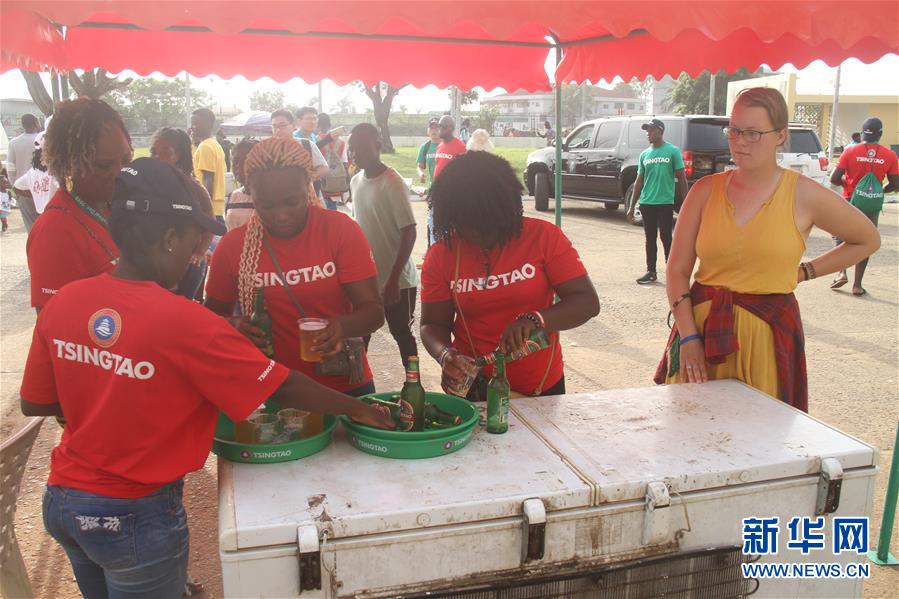 (國際·圖文互動)(2)通訊:中國啤酒節(jié)走進(jìn)非洲海濱城市