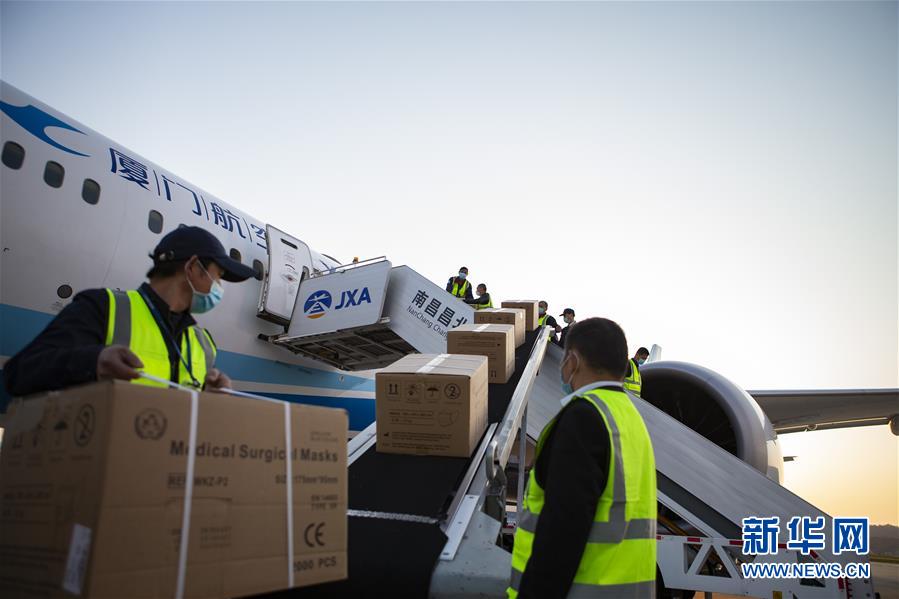 (聚焦疫情防控·圖文互動(dòng))(2)江西開通醫(yī)用防護(hù)物資國際航空貨郵包機(jī)