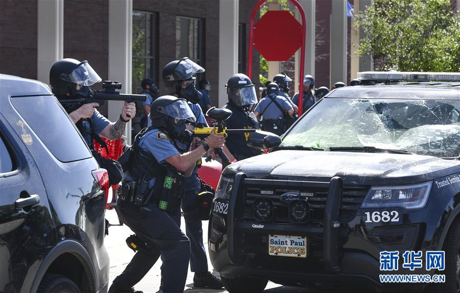 （國際）（3）美國警察執(zhí)法動(dòng)作不當(dāng)致一名非裔男子死亡 引發(fā)大規(guī)?？棺h